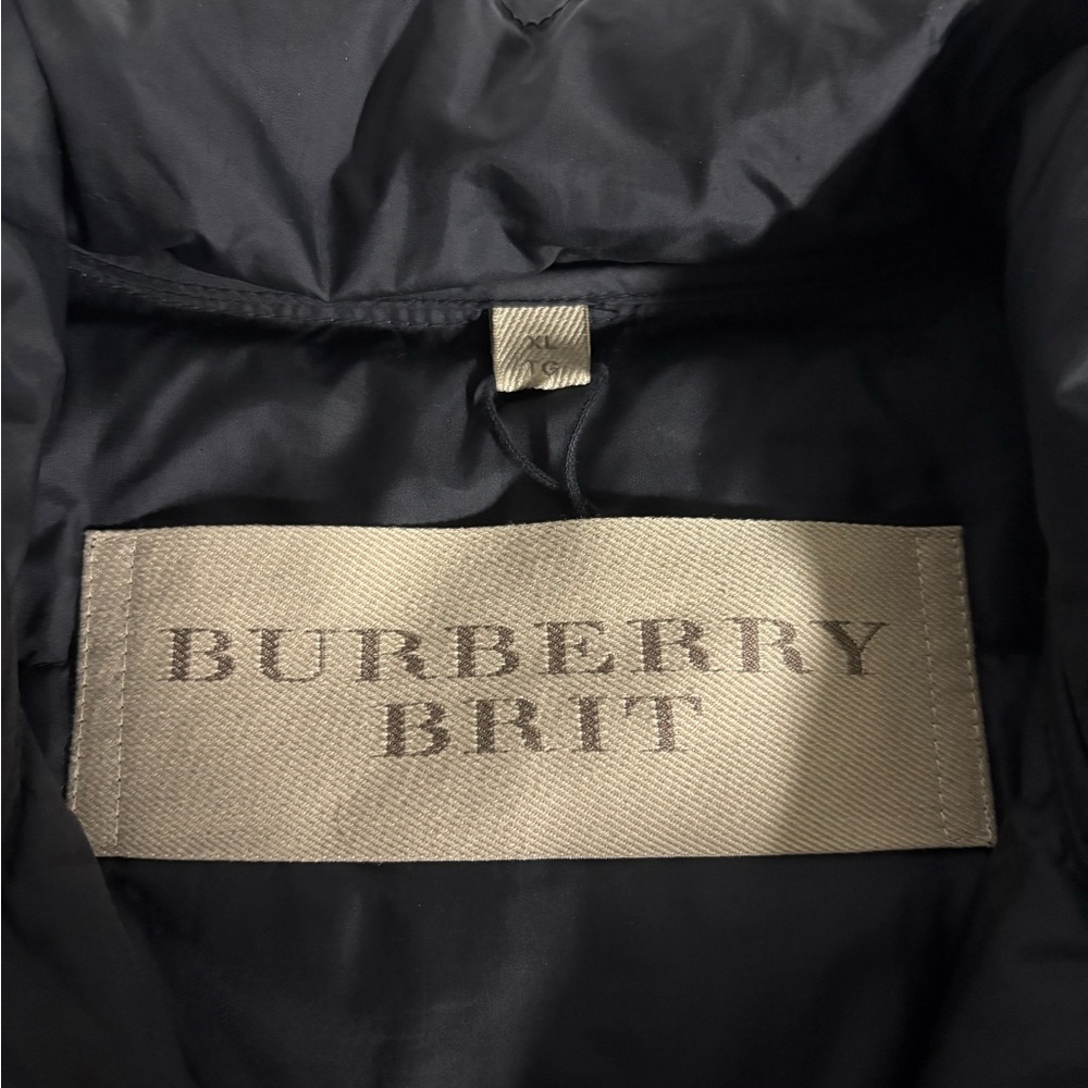 Burberry Puffer Vest Size XL - Picture 5 of 5